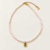 Esmée - Collier perles d’eau douce & pendentif vert émeraude