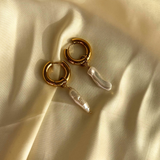 Iris - Boucles d'oreilles perle baroque longue