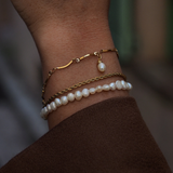 Aurora - bracelet perle naturelle chaîne fine plaqué or 18 carats